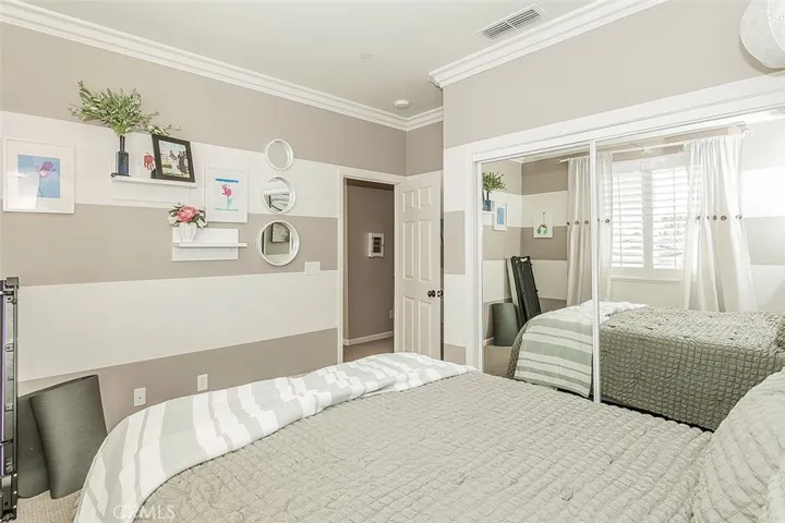 7049 N Cedar Hill, Fresno, California 93722