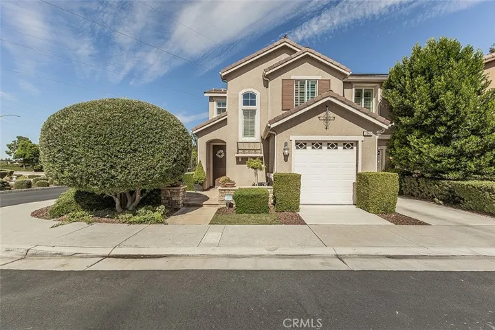 7049 N Cedar Hill, Fresno, California 93722
