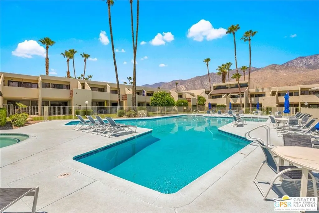 1655 E Palm Canyon Dr
