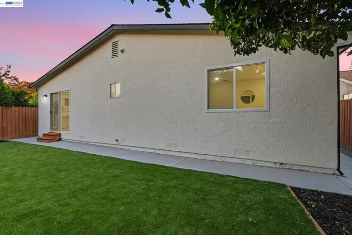 965 Collins Court, Hayward, California 94544