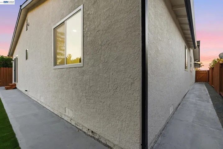 965 Collins Court, Hayward, California 94544