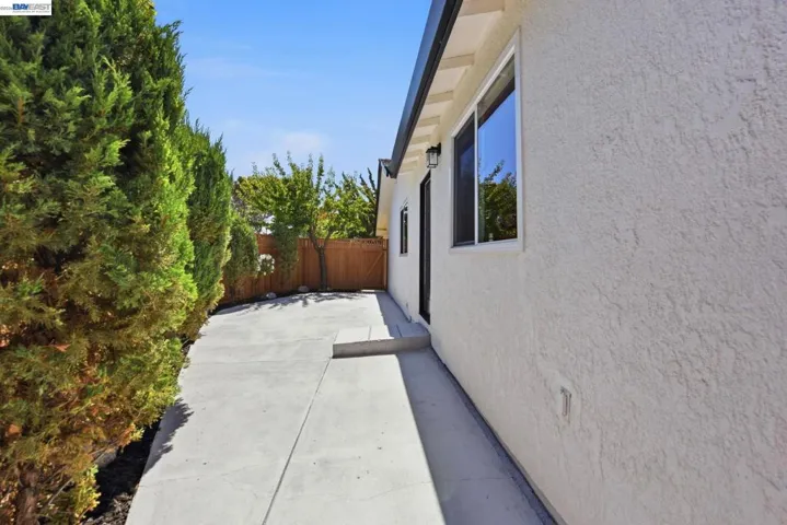 965 Collins Court, Hayward, California 94544
