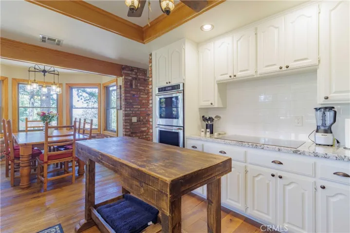 226 Birchwood, Lake Arrowhead, California 92317