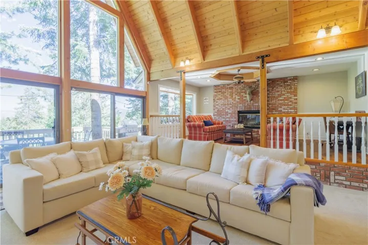 226 Birchwood, Lake Arrowhead, California 92317