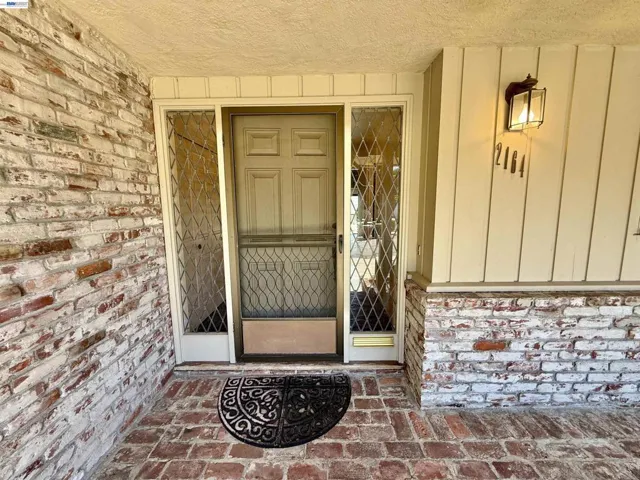 2164 Lakeview Dr, San Leandro, California 94577