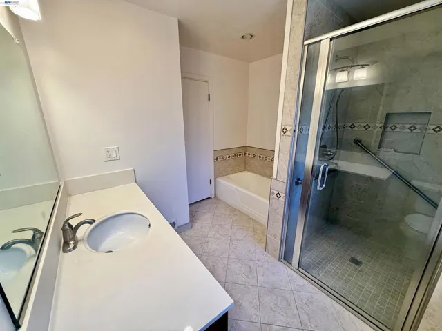 2164 Lakeview Dr, San Leandro, California 94577