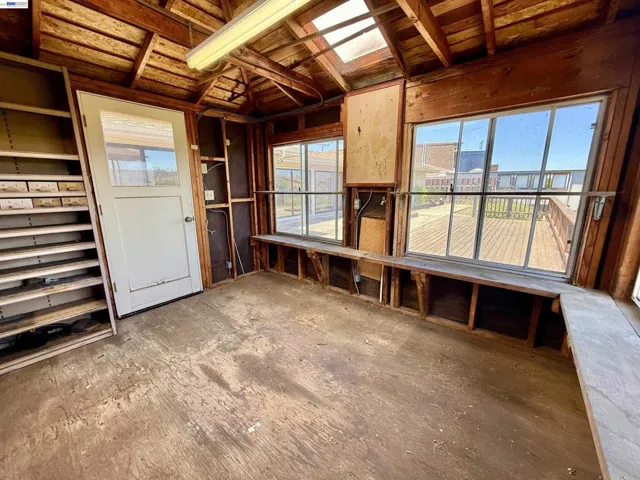 2164 Lakeview Dr, San Leandro, California 94577
