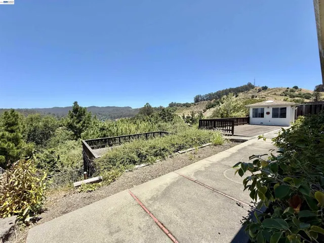 2164 Lakeview Dr, San Leandro, California 94577