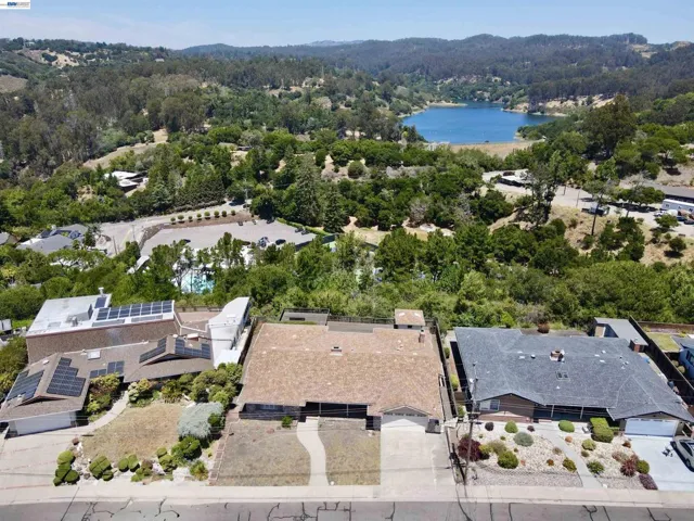 2164 Lakeview Dr, San Leandro, California 94577