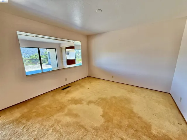 2164 Lakeview Dr, San Leandro, California 94577