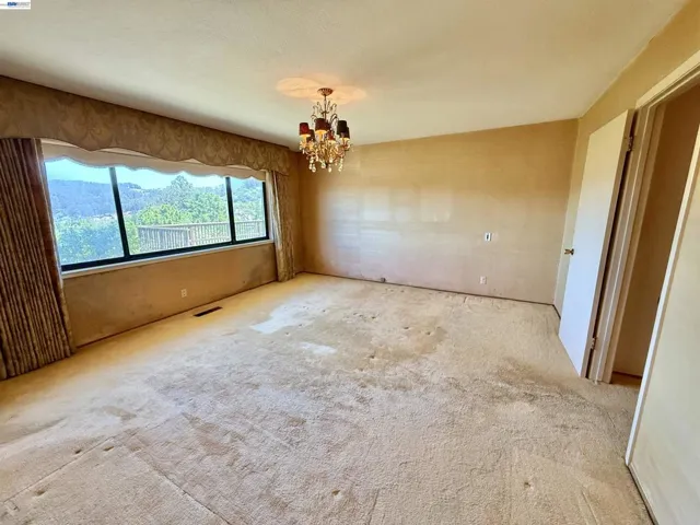 2164 Lakeview Dr, San Leandro, California 94577