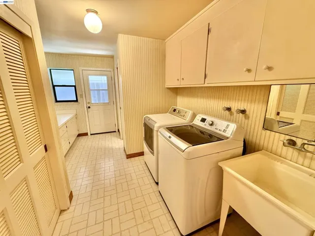 2164 Lakeview Dr, San Leandro, California 94577
