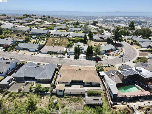 2164 Lakeview Dr, San Leandro, California 94577