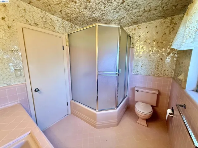 2164 Lakeview Dr, San Leandro, California 94577