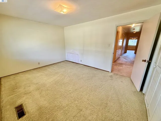 2164 Lakeview Dr, San Leandro, California 94577