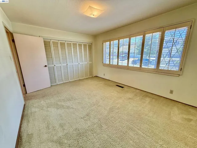 2164 Lakeview Dr, San Leandro, California 94577