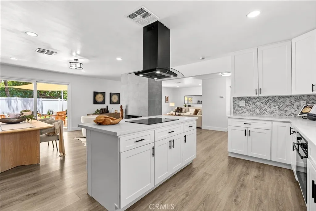 18211 Fairhaven, Santa Ana, California 92705 — photo 4