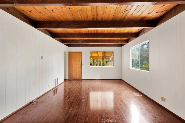 1725 Linnet, Wrightwood, California 92397