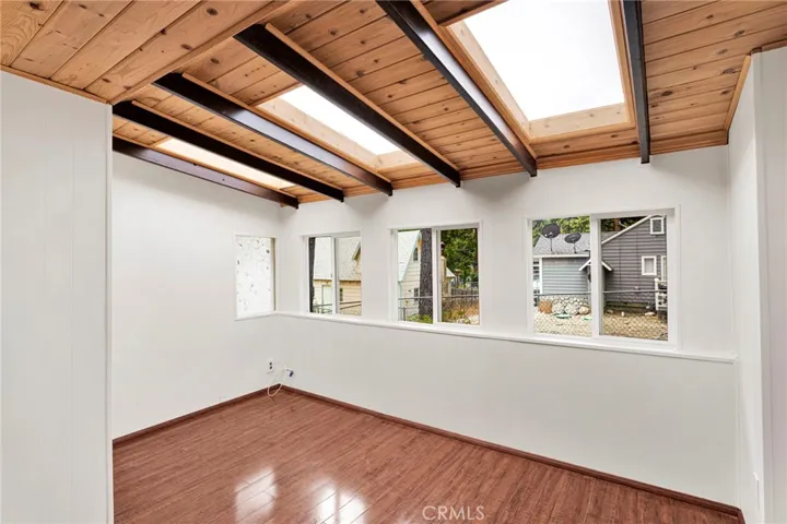 1725 Linnet, Wrightwood, California 92397
