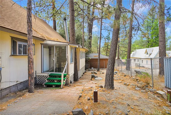 1725 Linnet, Wrightwood, California 92397