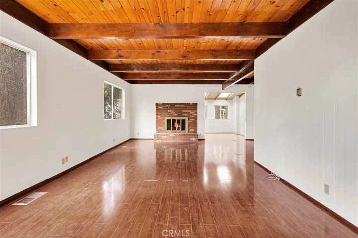 1725 Linnet, Wrightwood, California 92397