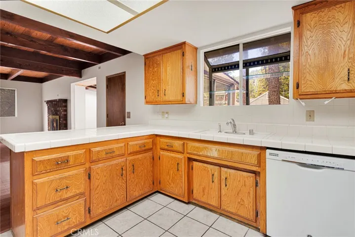 1725 Linnet, Wrightwood, California 92397