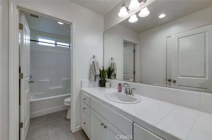 836 Winchell W, Madera, California 93636