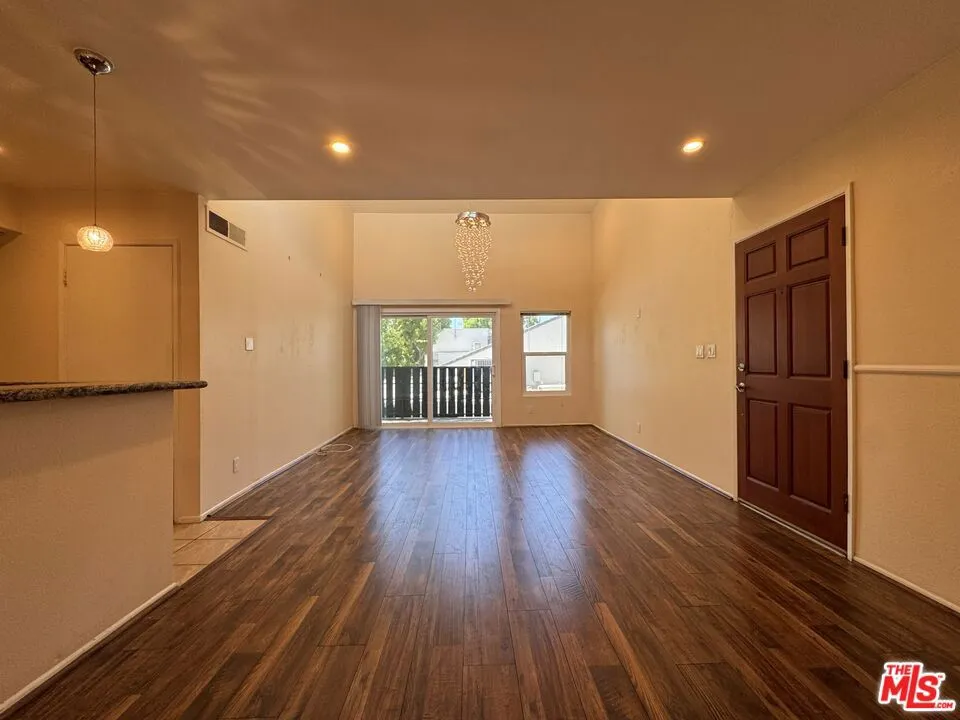 18645 Hatteras Street 263, Tarzana, California 91356 — photo 5