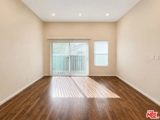 18645 Hatteras Street 263, Tarzana, California 91356