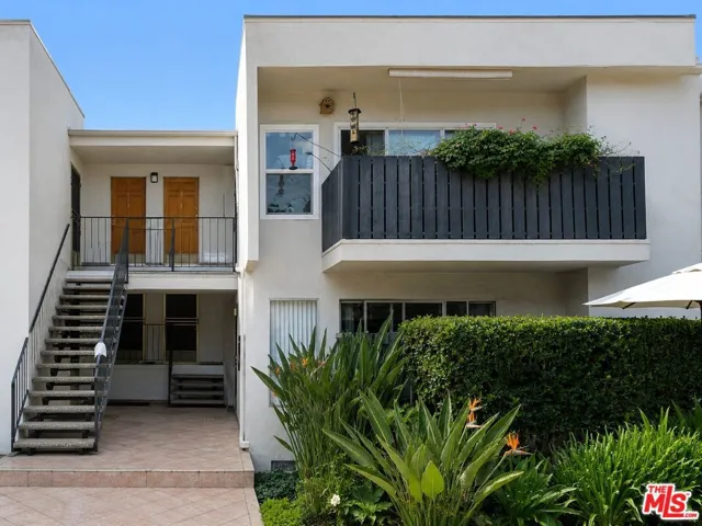 18645 Hatteras Street 263, Tarzana, California 91356