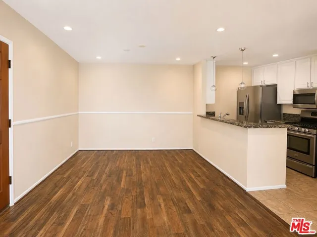 18645 Hatteras Street 263, Tarzana, California 91356