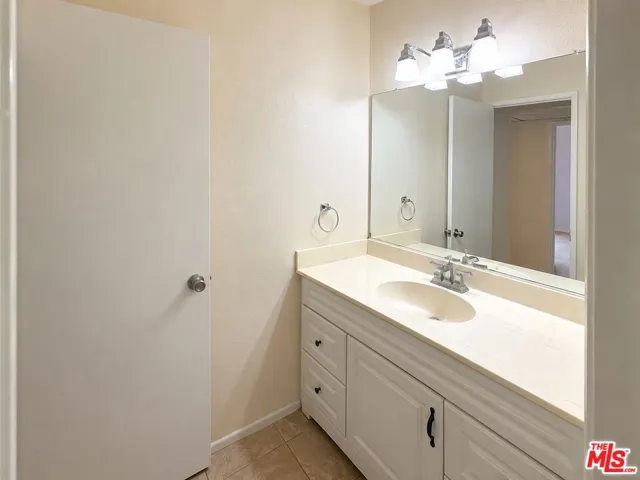 18645 Hatteras Street 263, Tarzana, California 91356