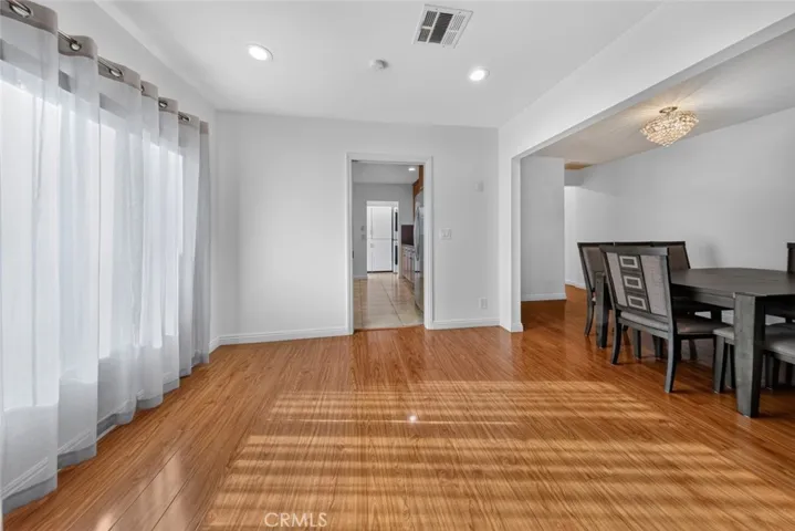 11407 Delano, North Hollywood, California 91606