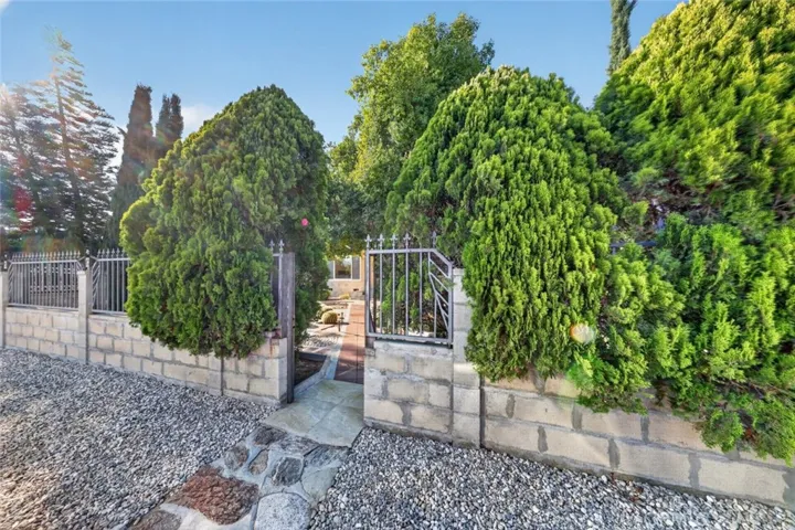 11407 Delano, North Hollywood, California 91606