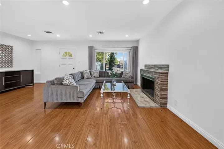 11407 Delano, North Hollywood, California 91606