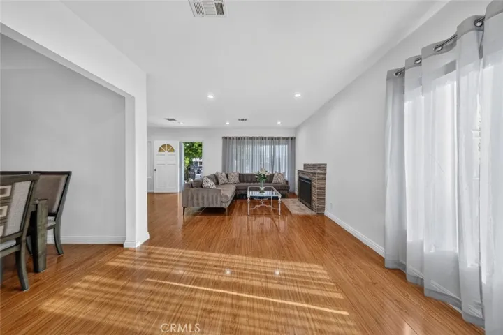11407 Delano, North Hollywood, California 91606