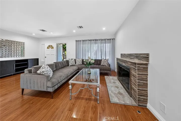11407 Delano, North Hollywood, California 91606