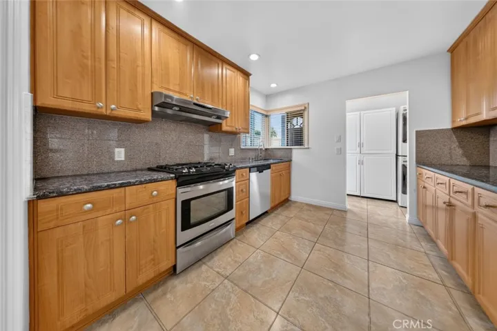 11407 Delano, North Hollywood, California 91606