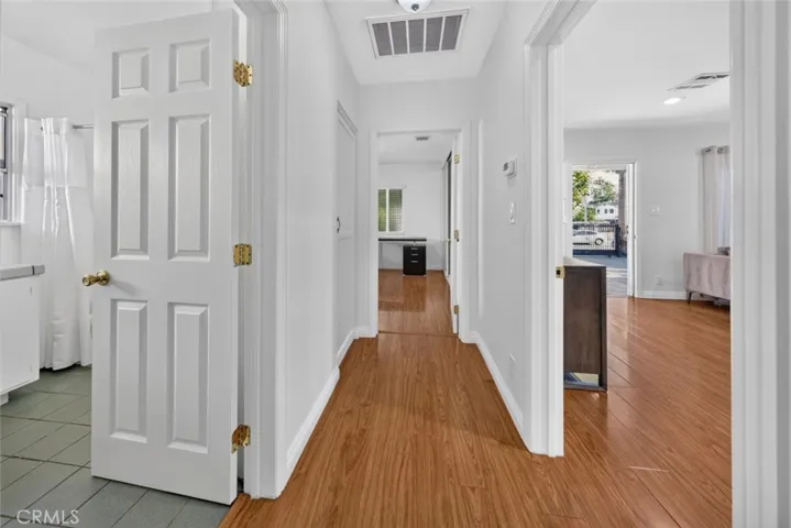 11407 Delano, North Hollywood, California 91606