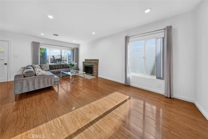 11407 Delano, North Hollywood, California 91606