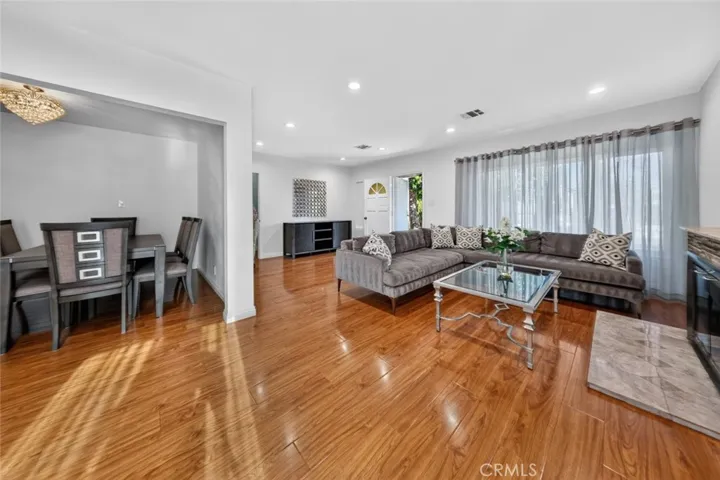 11407 Delano, North Hollywood, California 91606