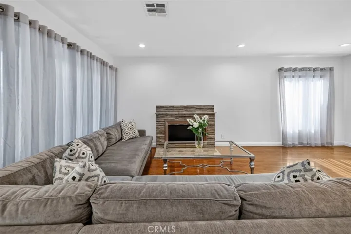 11407 Delano, North Hollywood, California 91606