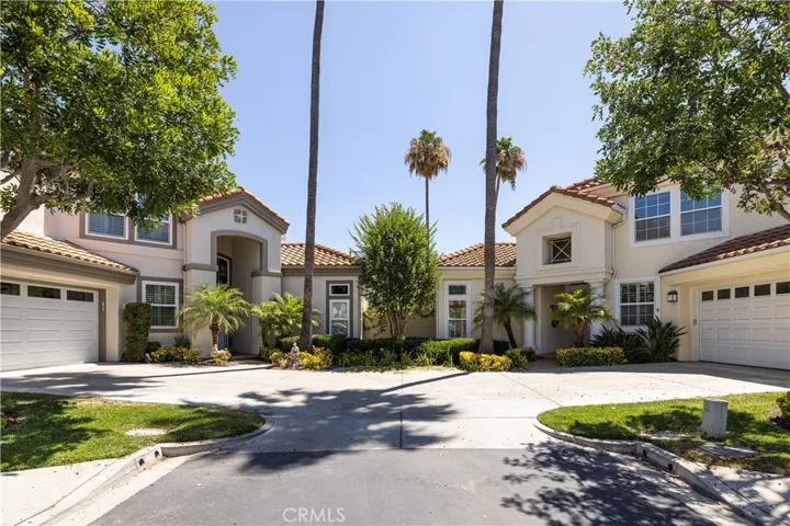 Cul-de-sac neighborhood