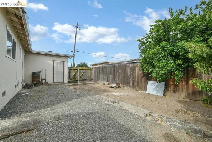 901 Carpino Ave, Pittsburg, California 94565