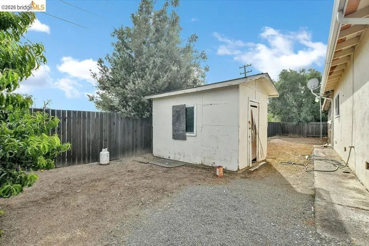 901 Carpino Ave, Pittsburg, California 94565