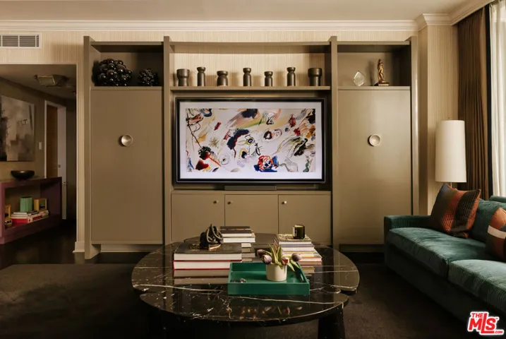 8787 Shoreham Drive 101, West Hollywood, California 90069