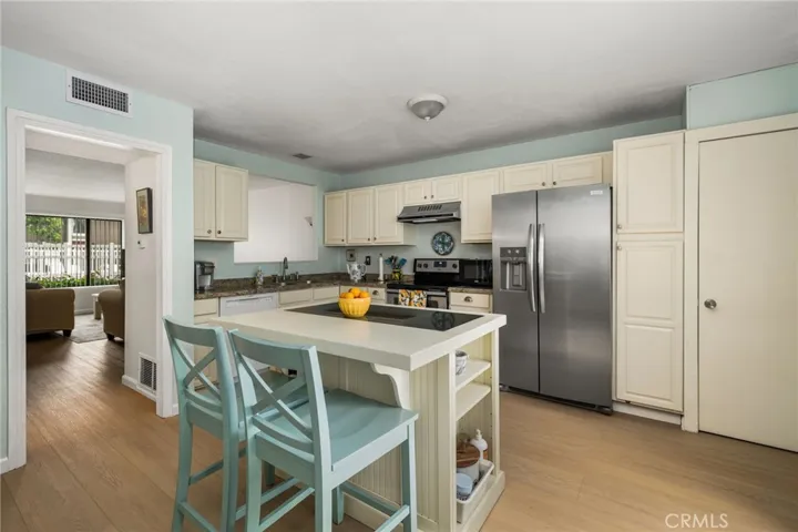 Spacious dine-in kitchen with stainless appliances!