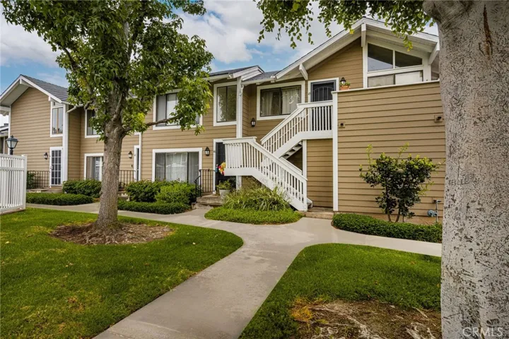 Beautiful greenbelt right outside of your door!
