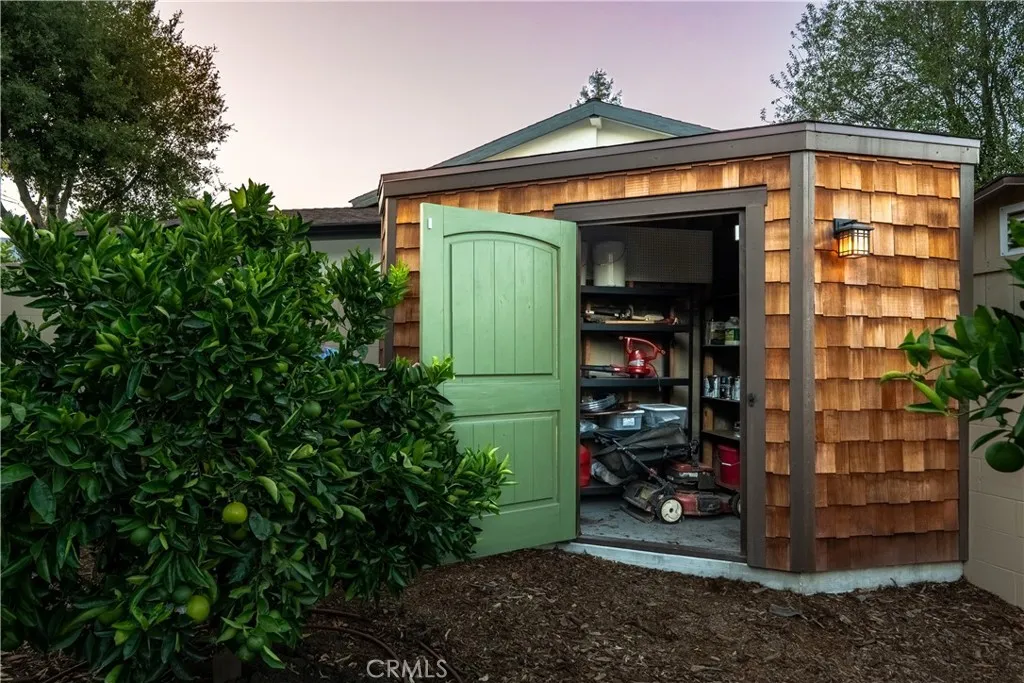 Large backyard shed Large backyard shed