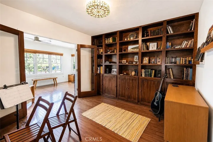 Third bedroom/library